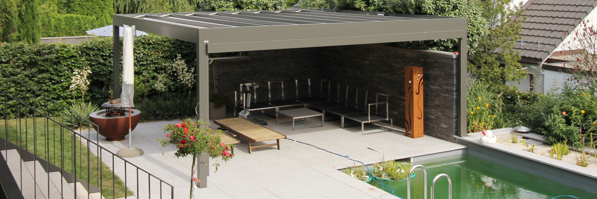 Pavillon Bavona mit Softtop-Dachsystem bei BOLLIGERstoren